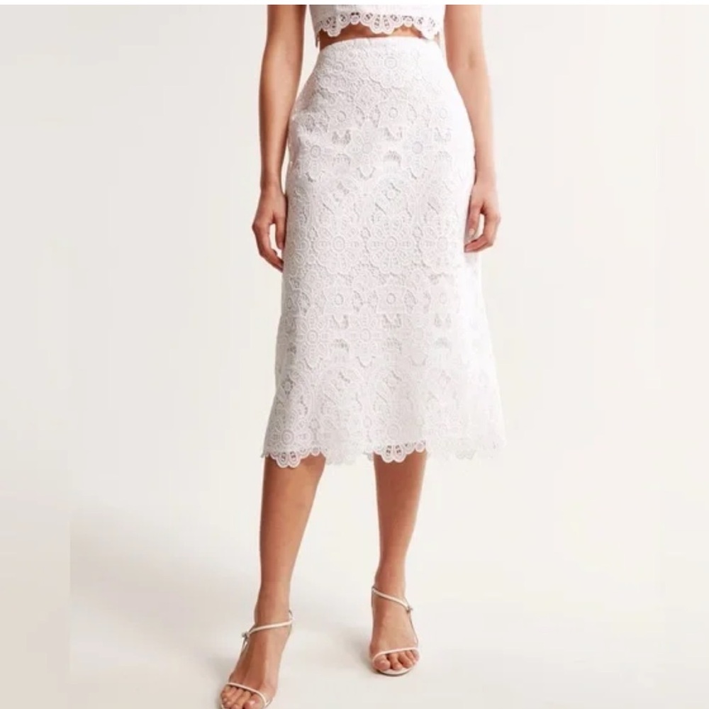 Abercrombie & Fitch White Lace Pencil Skirt